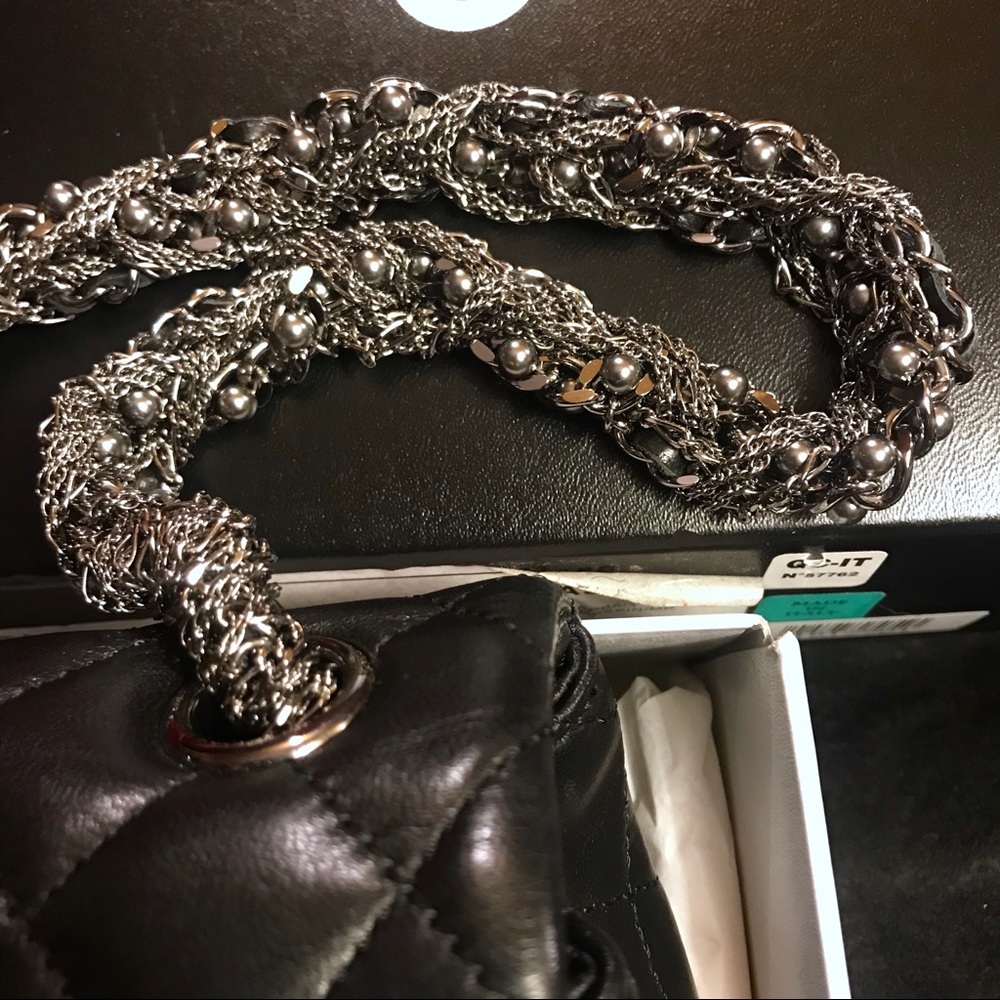 SOLD Authentic Chanel Single Flap Pearl CC Bag - Picture 4 of 8